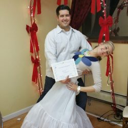 Daisy & Al dip for their first dance